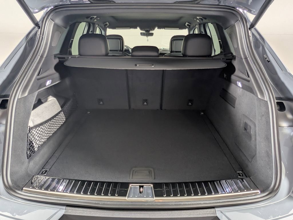 New 2026 Porsche Cayenne image 17