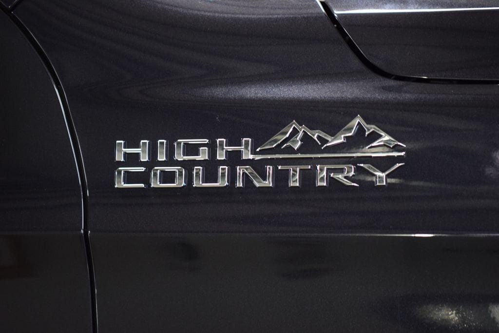New 2026 Chevrolet Suburban High Country AWD/4WD image 16
