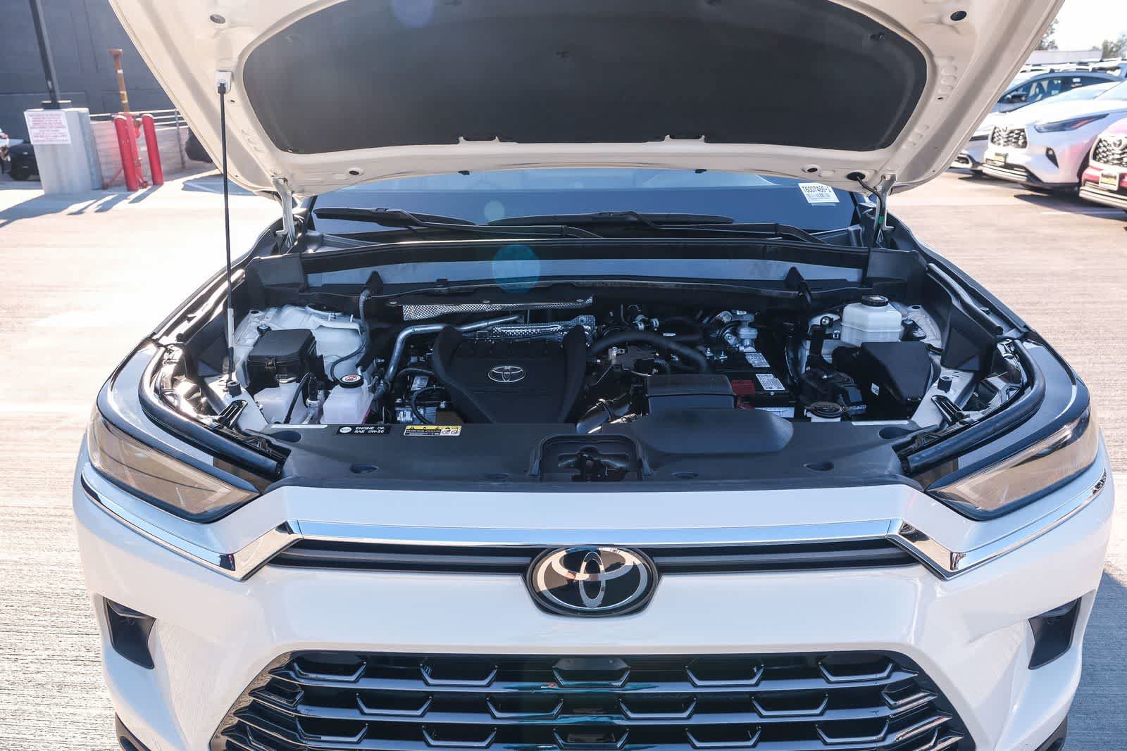 Certified 2024 Toyota Grand Highlander FWD image 29