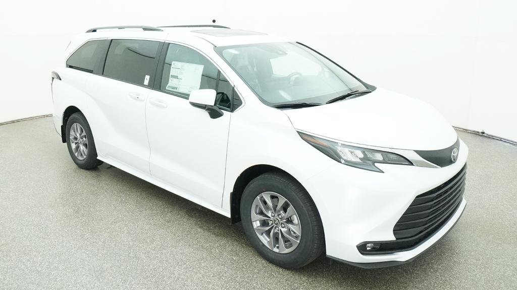 New 2026 Toyota Sienna XLE FWD image 10