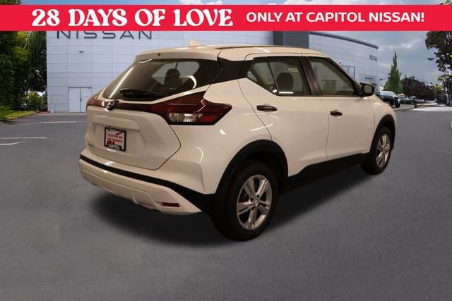 New 2025 Nissan Kicks Play S image 3