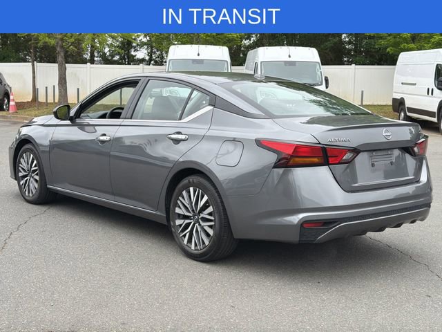 Used 2024 Nissan Altima 2.5 SV FWD image 11