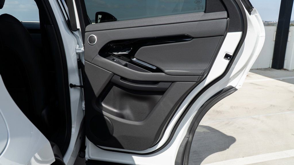 Used 2025 Land Rover Range Rover Evoque S image 21