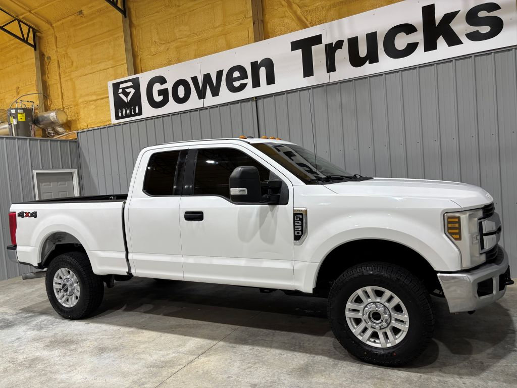 Used 2018 Ford F250 XLT w/ XLT Value Package image 3