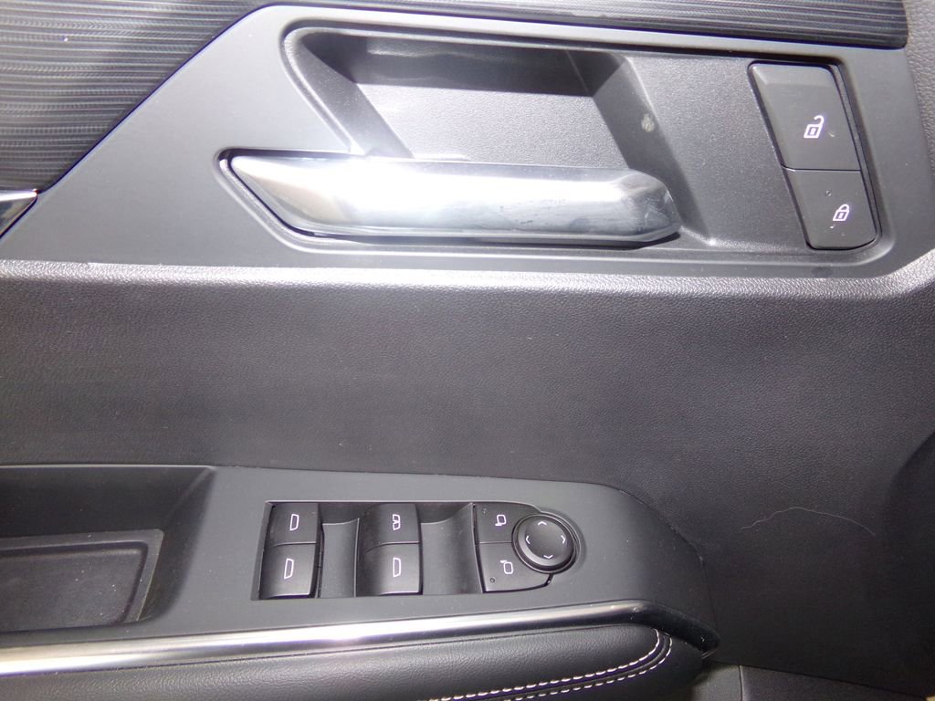 New 2025 GMC Acadia Elevation image 15