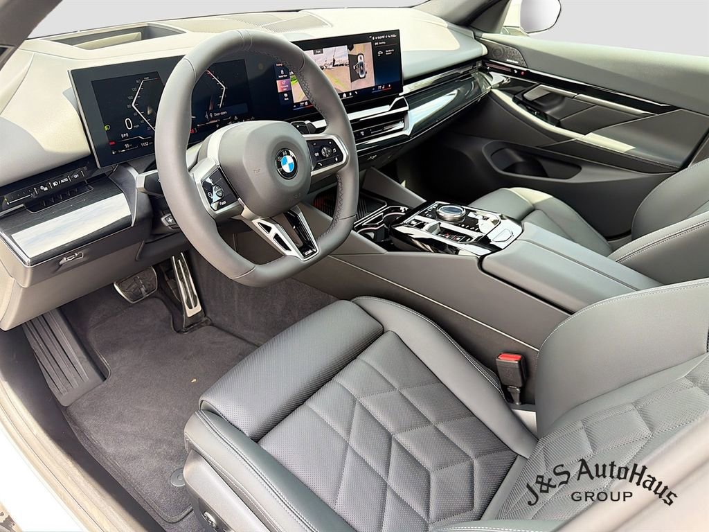 Used 2026 BMW 530i xDrive w/ M Sport Package AWD/4WD image 9