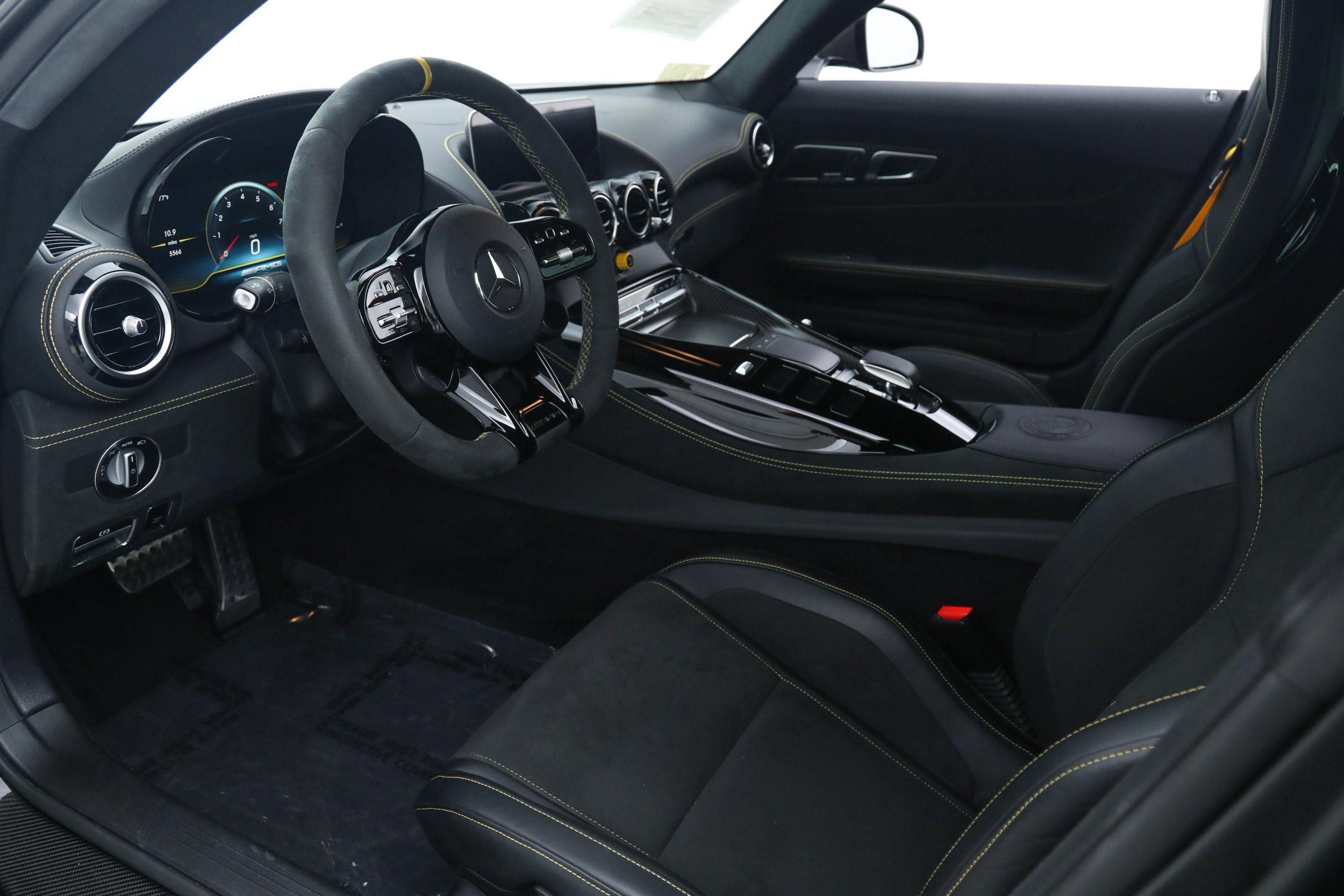 Used 2020 Mercedes-Benz AMG GT R image 28