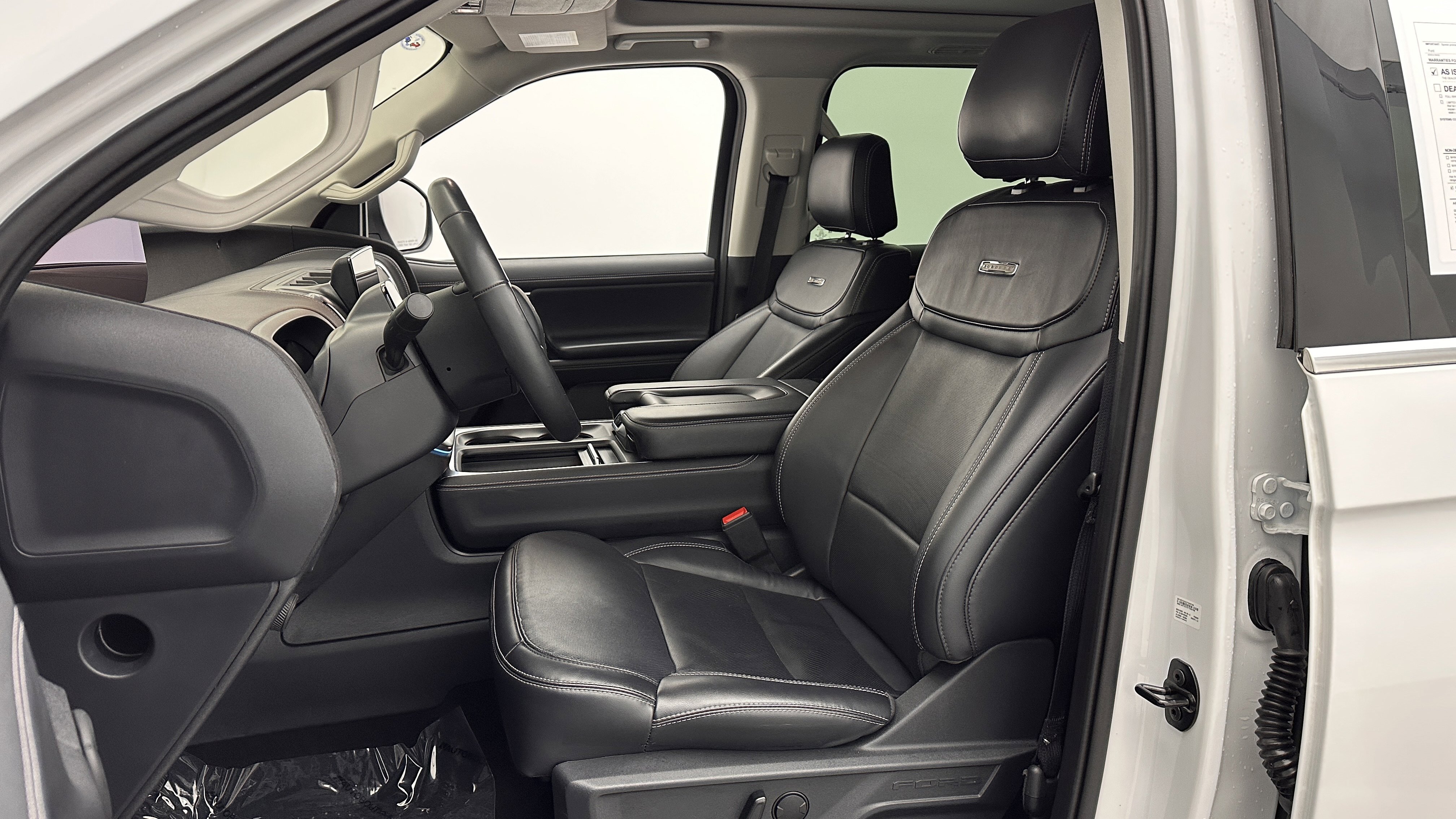 Used 2025 Ford Expedition Platinum image 15