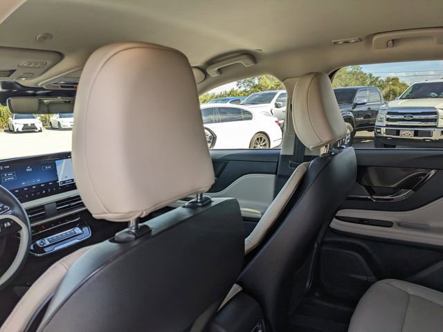 Used 2025 Lincoln Corsair Reserve w/ Rear Removable Package Tray image 20