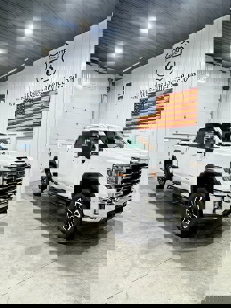 Used 2020 GMC Sierra 2500 SLT image 1