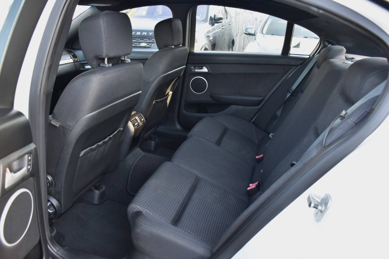 Used 2008 Pontiac G8 RWD image 11
