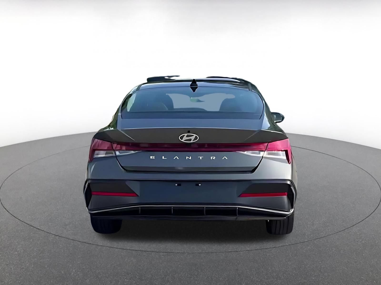 Used 2025 Hyundai Elantra SEL FWD image 12