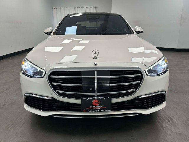 Used 2022 Mercedes-Benz S 580 4MATIC Sedan w/ Rear Seat Package image 4