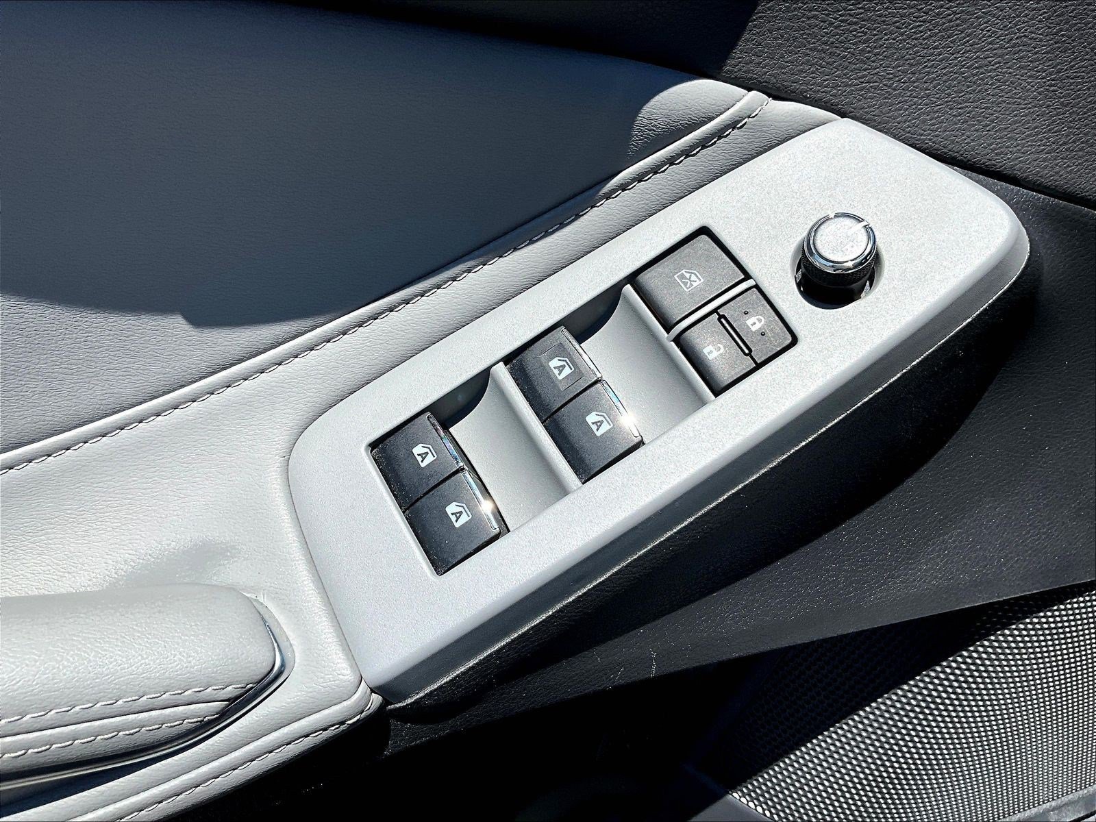 Used 2021 Toyota Avalon XLE w/ Moonroof Package FWD image 36