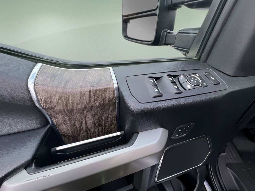 Used 2017 Ford F350 Lariat w/ Chrome Package image 22