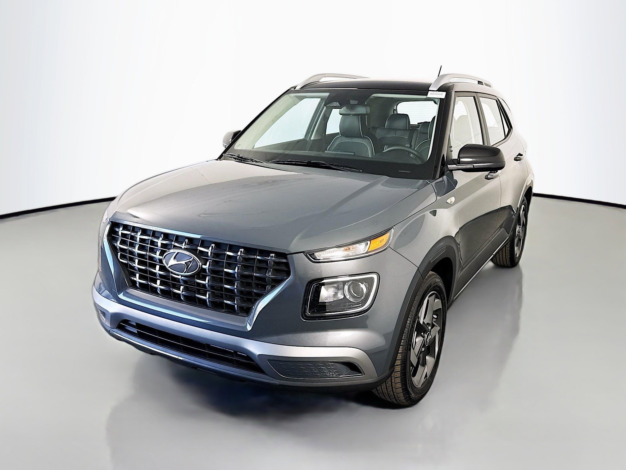 Used 2026 Hyundai Venue SEL FWD image 4