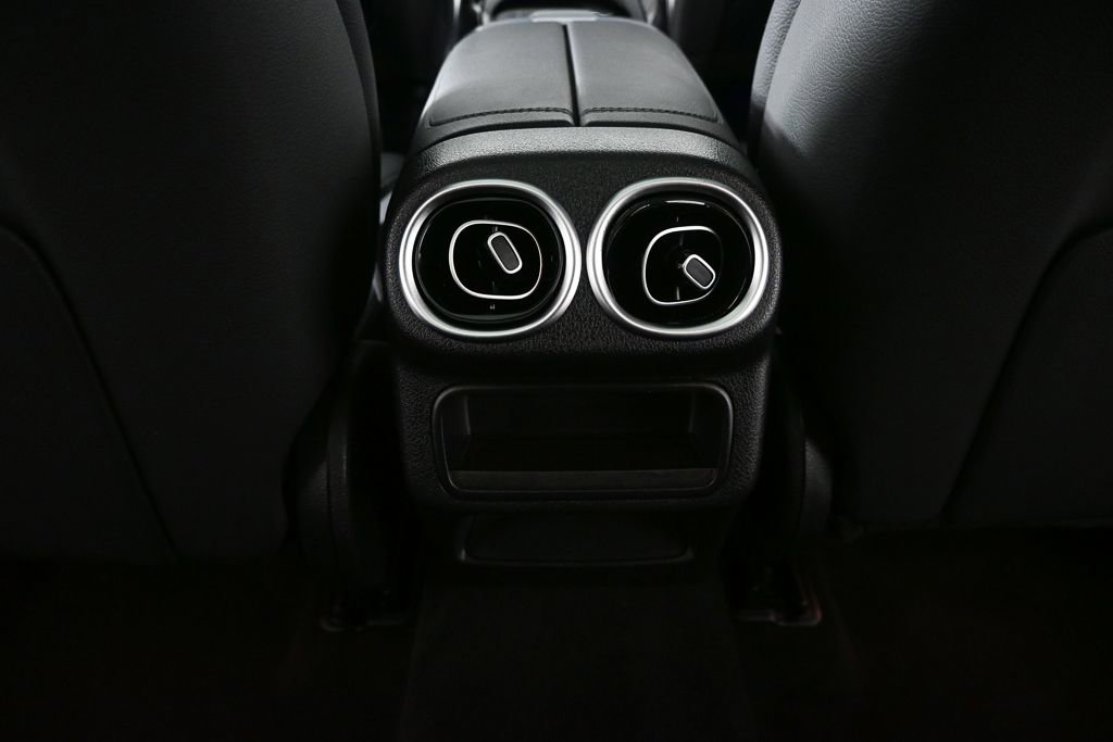 Certified 2025 Mercedes-Benz GLC 300 image 17