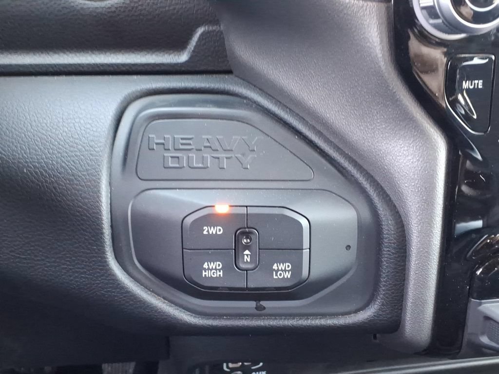 Used 2026 RAM 2500 Big Horn AWD/4WD image 7