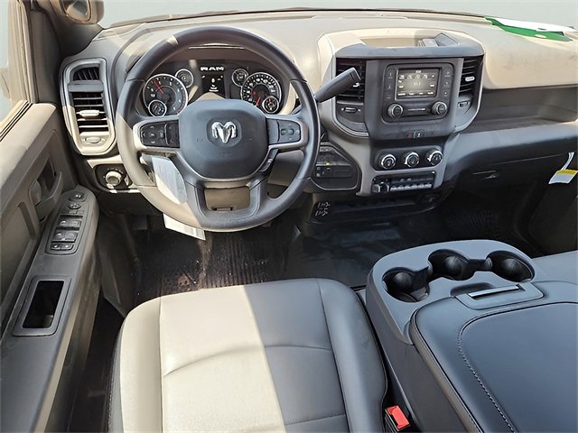 Used 2024 RAM 5500 Tradesman w/ Chrome Appearance Group image 10