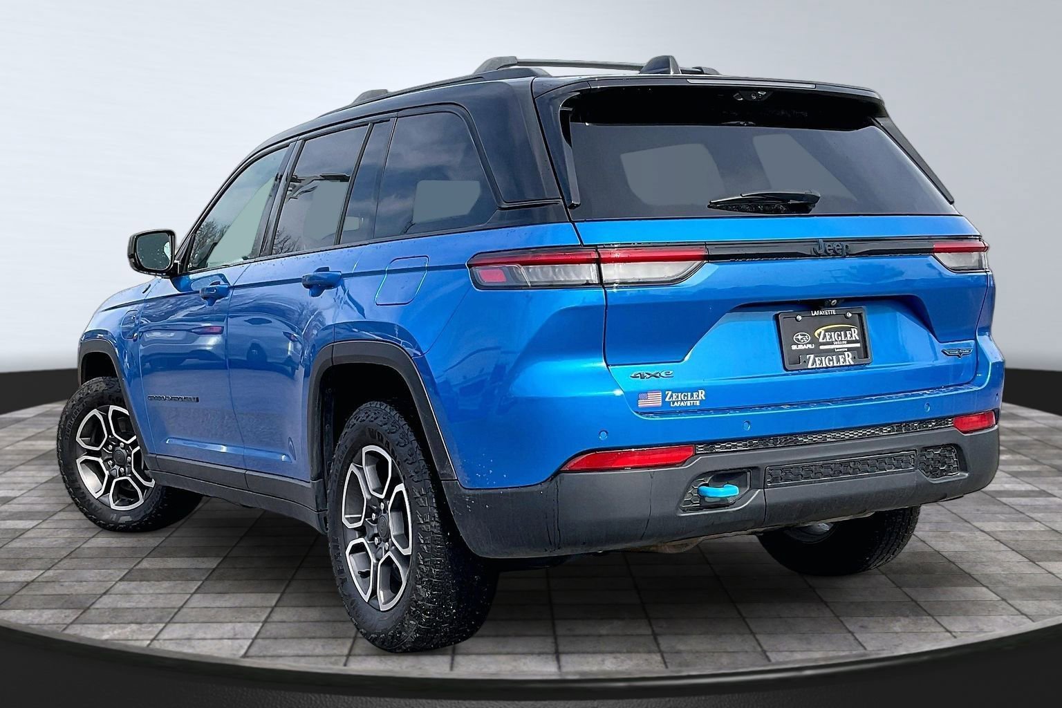 Used 2022 Jeep Grand Cherokee Trailhawk w/ Luxury Tech Group III image 11