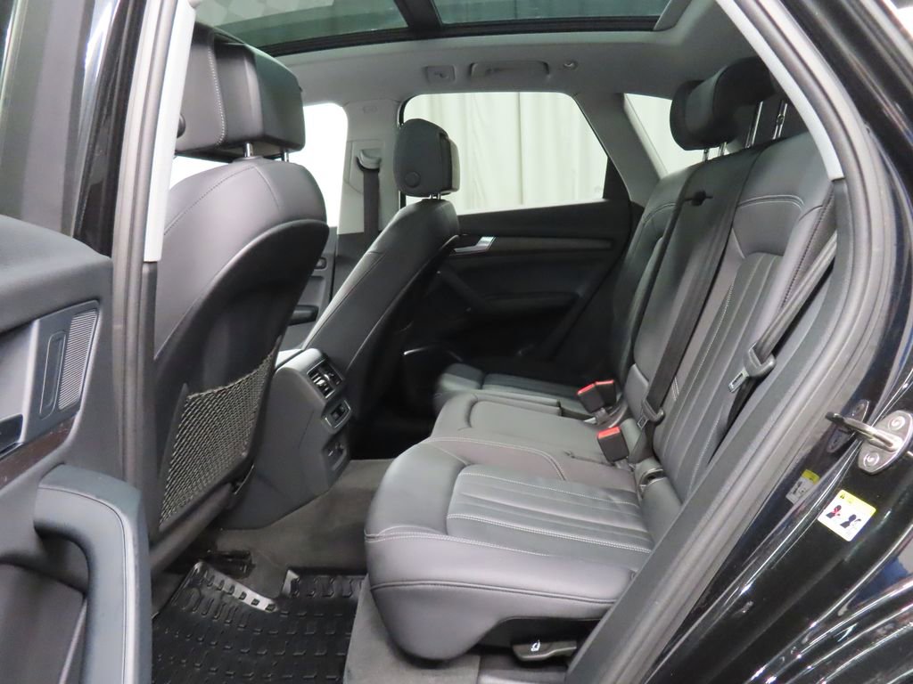 Used 2023 Audi Q5 2.0T Premium w/ Convenience Package AWD/4WD image 14