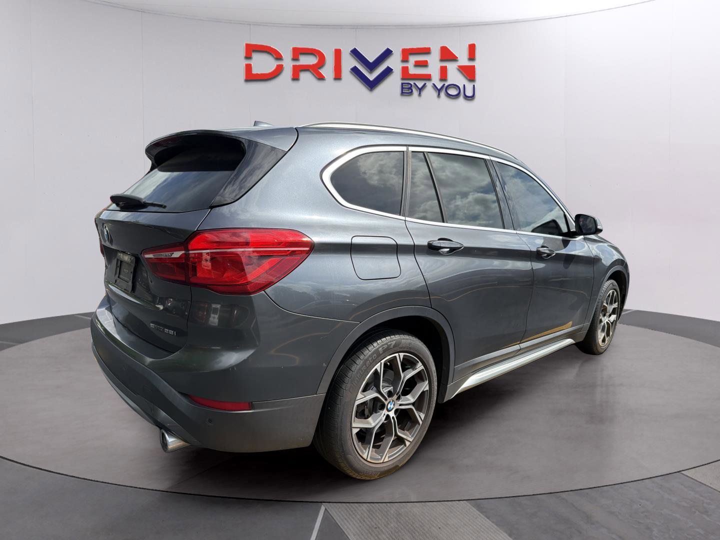 Used 2021 BMW X1 sDrive28i FWD image 4