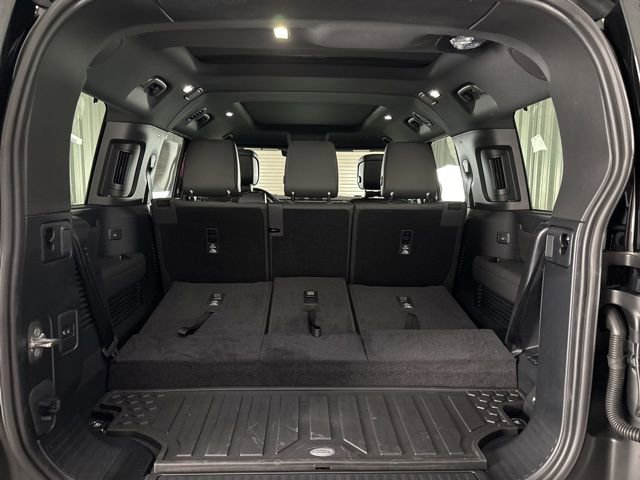 Used 2024 Land Rover Defender 130 V8 image 31