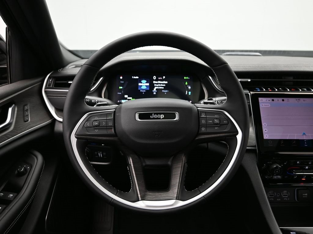 Used 2025 Jeep Grand Cherokee Limited 4xe image 25