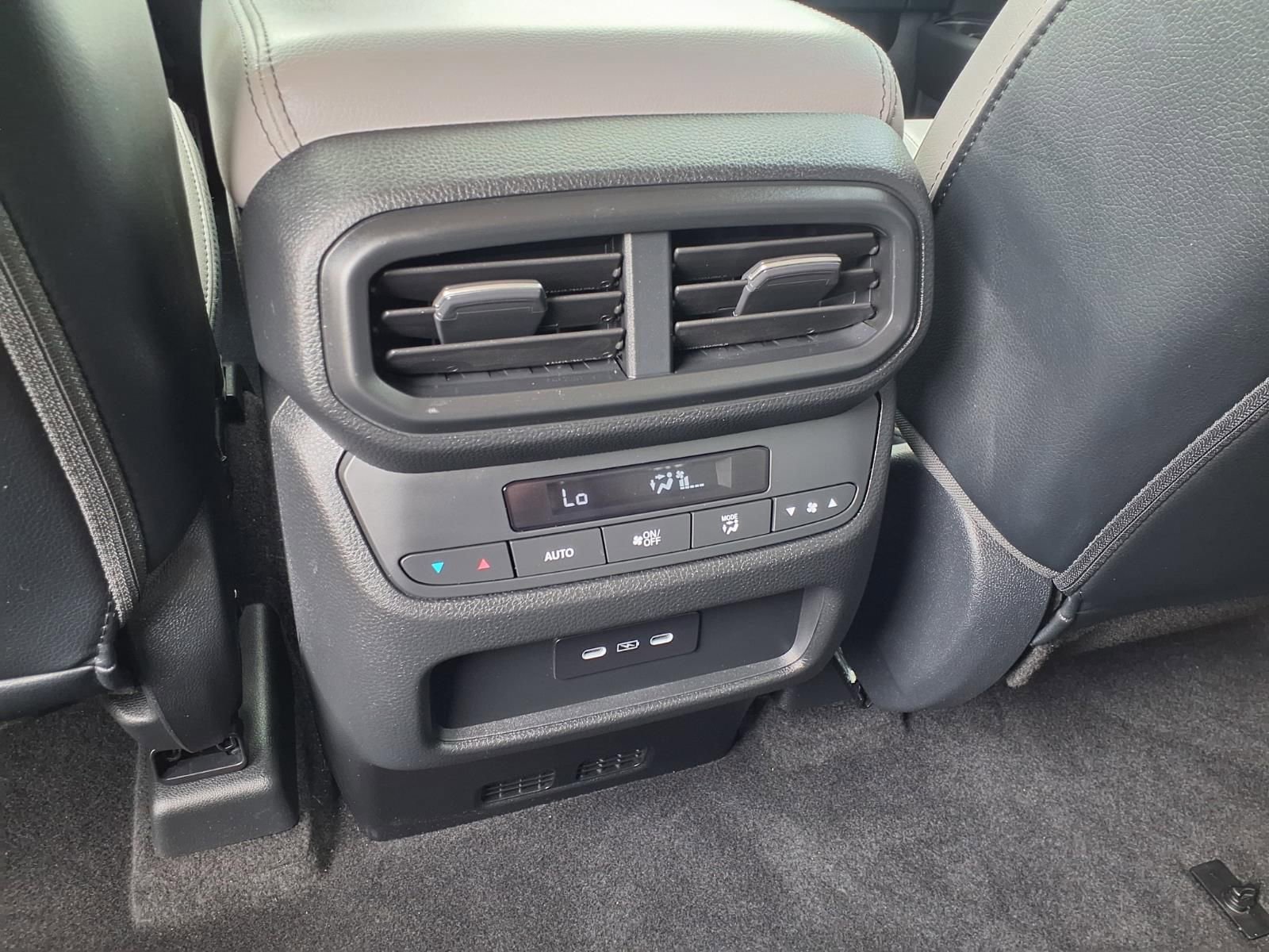 Used 2025 Honda Pilot EX-L image 13