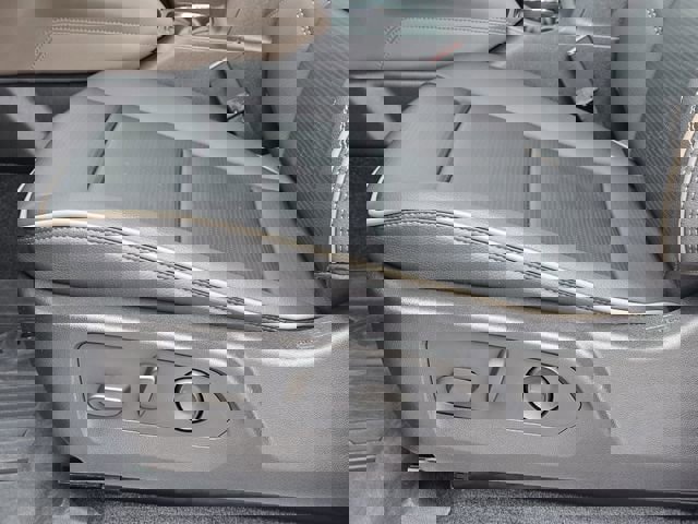 Used 2025 GMC Canyon Denali image 24