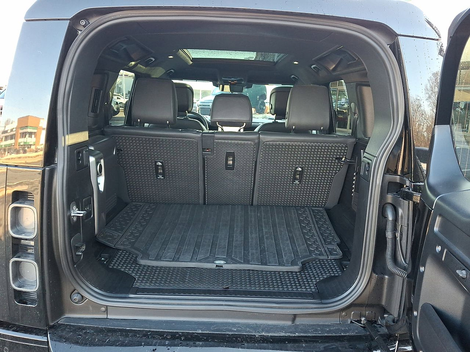 Certified 2023 Land Rover Defender 110 Carpathian Edition image 27