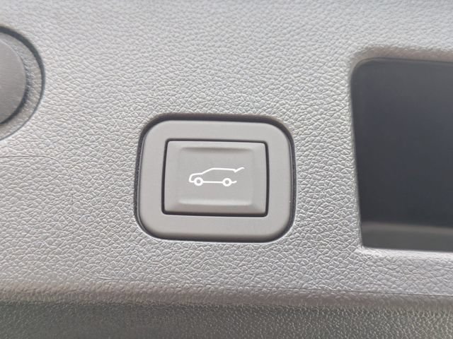 New 2026 Chevrolet Equinox ACTIV w/ Convenience Package III AWD/4WD image 31