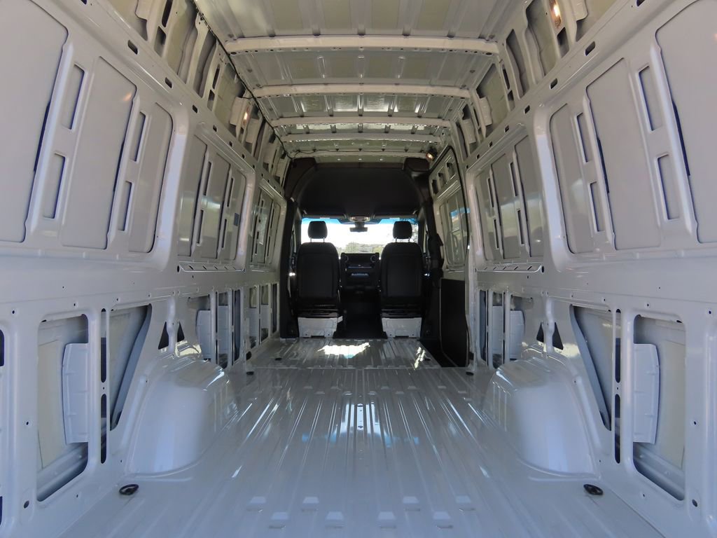 Used 2025 Mercedes-Benz Sprinter 2500 image 30
