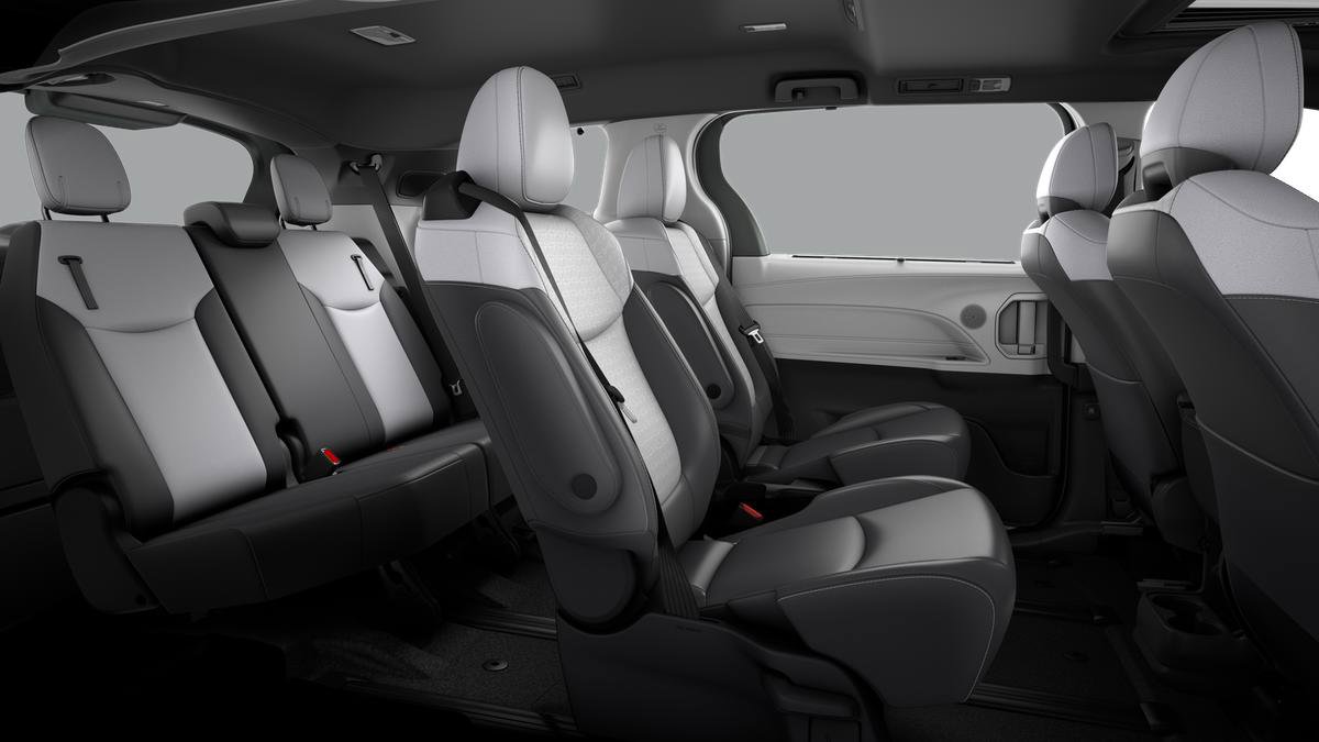New 2026 Toyota Sienna XSE FWD image 2