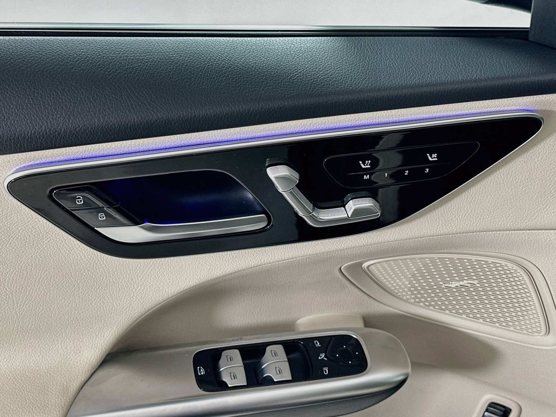 Certified 2025 Mercedes-Benz C 300 Sedan image 18