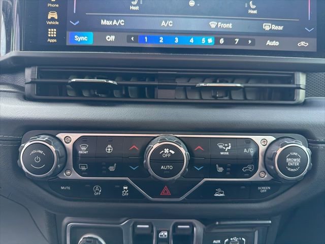 Used 2024 Jeep Gladiator Mojave w/ Convenience Group image 27