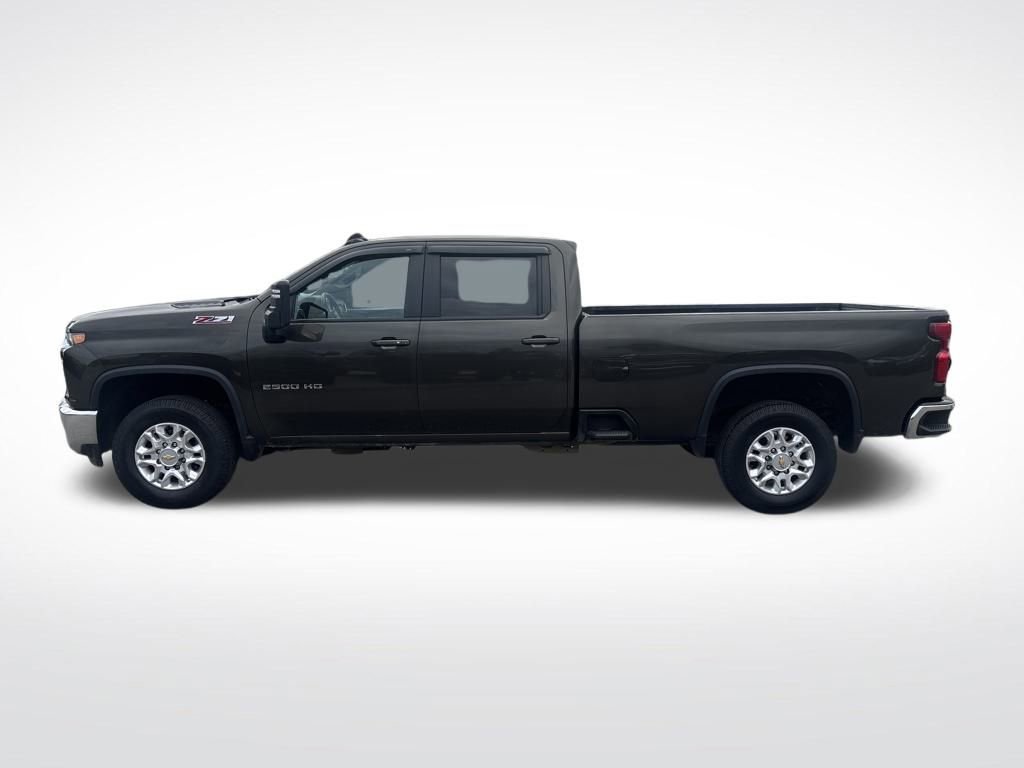 Used 2023 Chevrolet Silverado 2500 LT w/ Convenience Package image 2