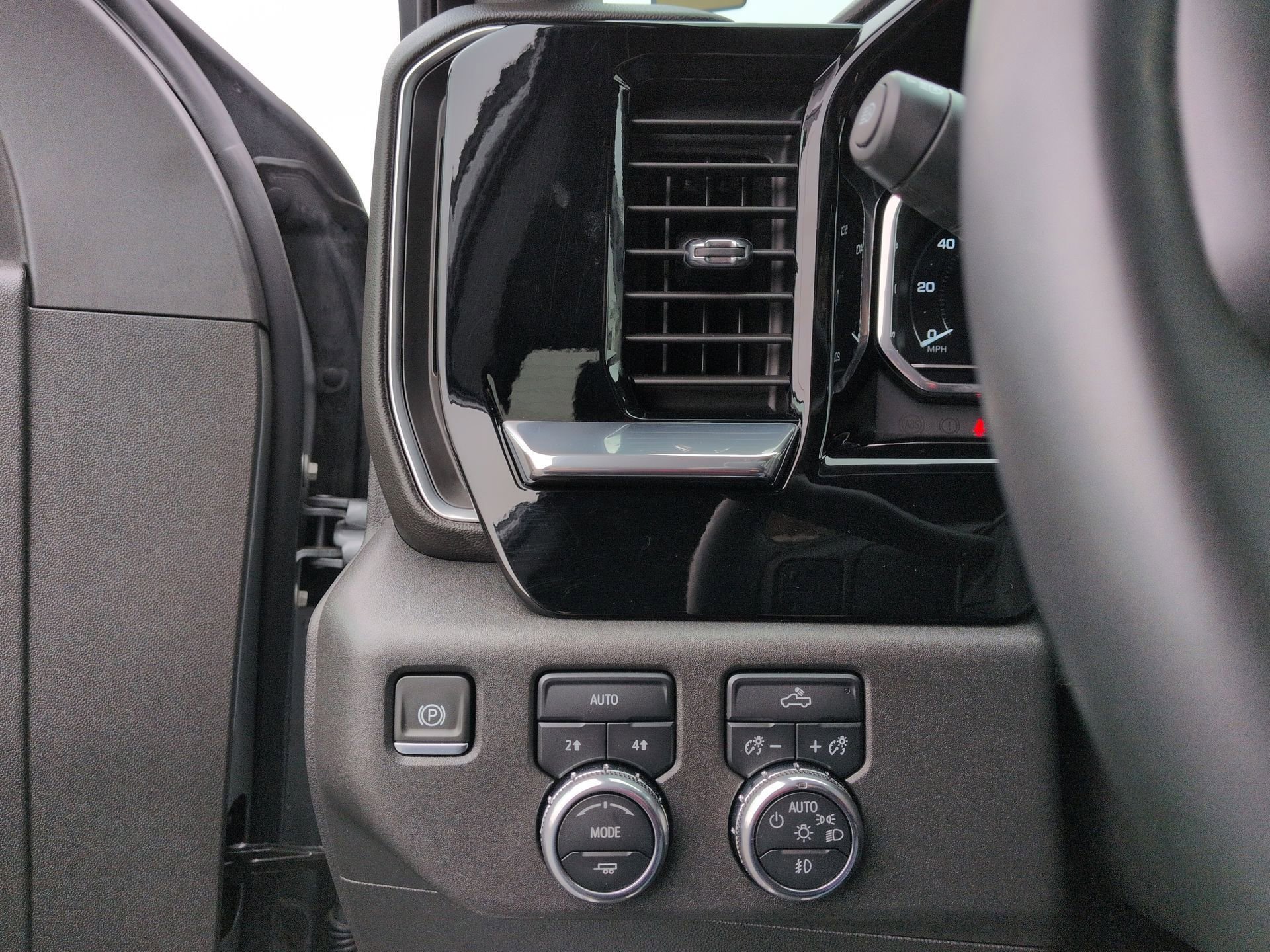 Certified 2024 GMC Sierra 1500 Elevation image 18