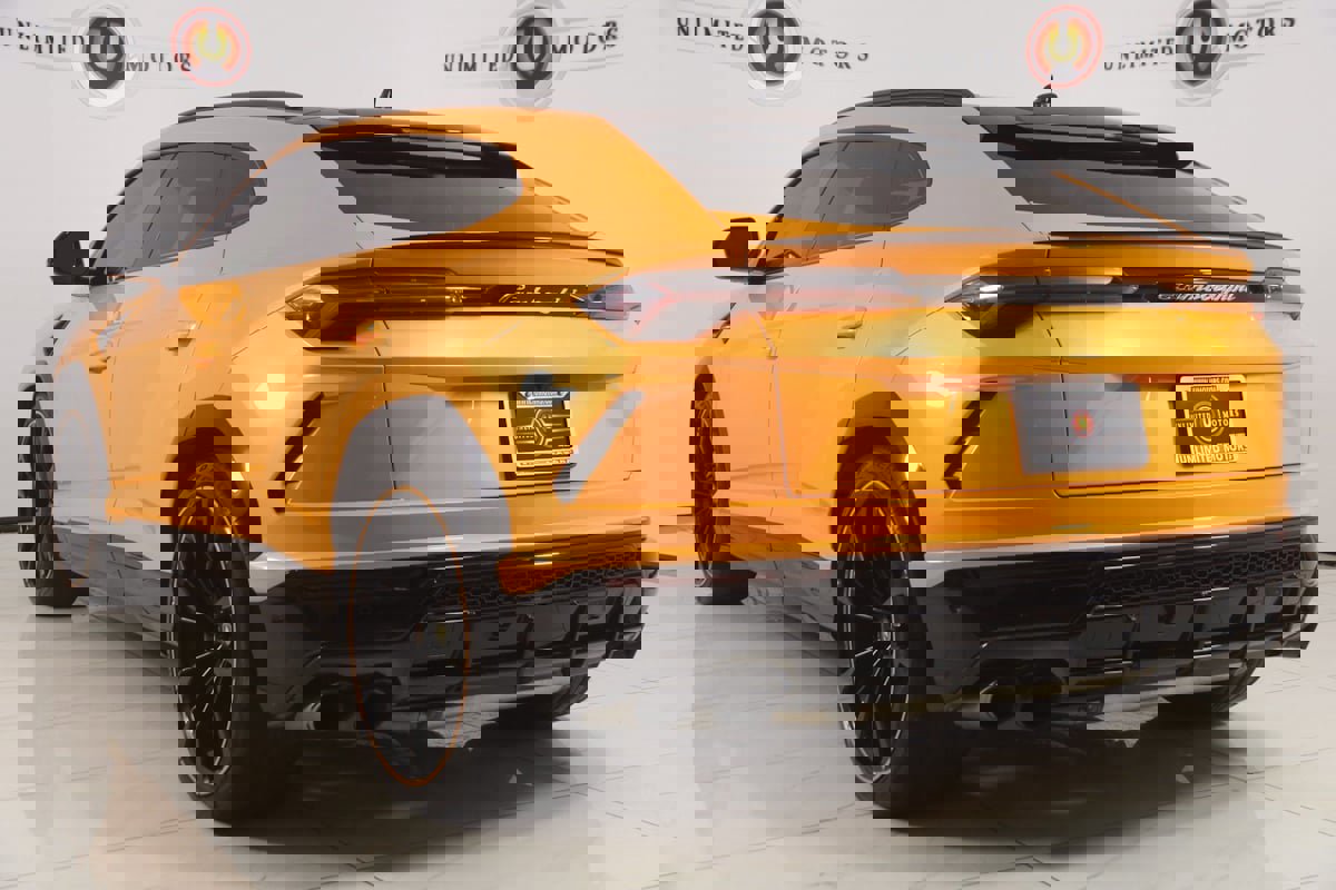 Used 2021 Lamborghini Urus image 4