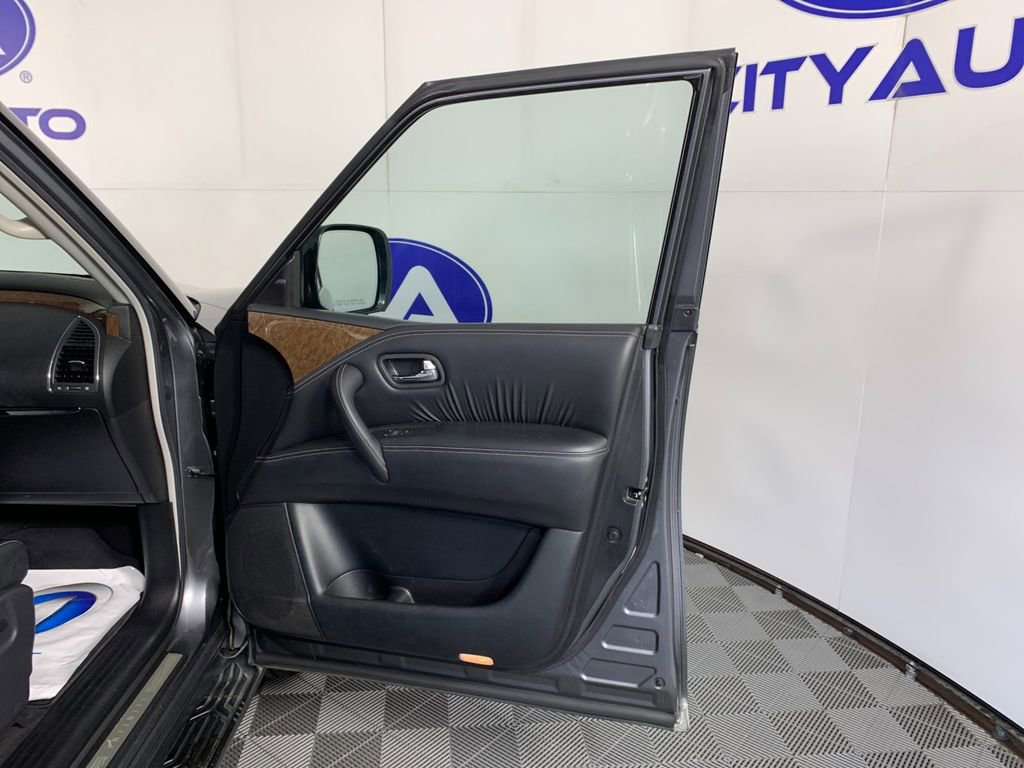 Used 2017 INFINITI QX80 4WD w/ Driver Assistance Package image 41