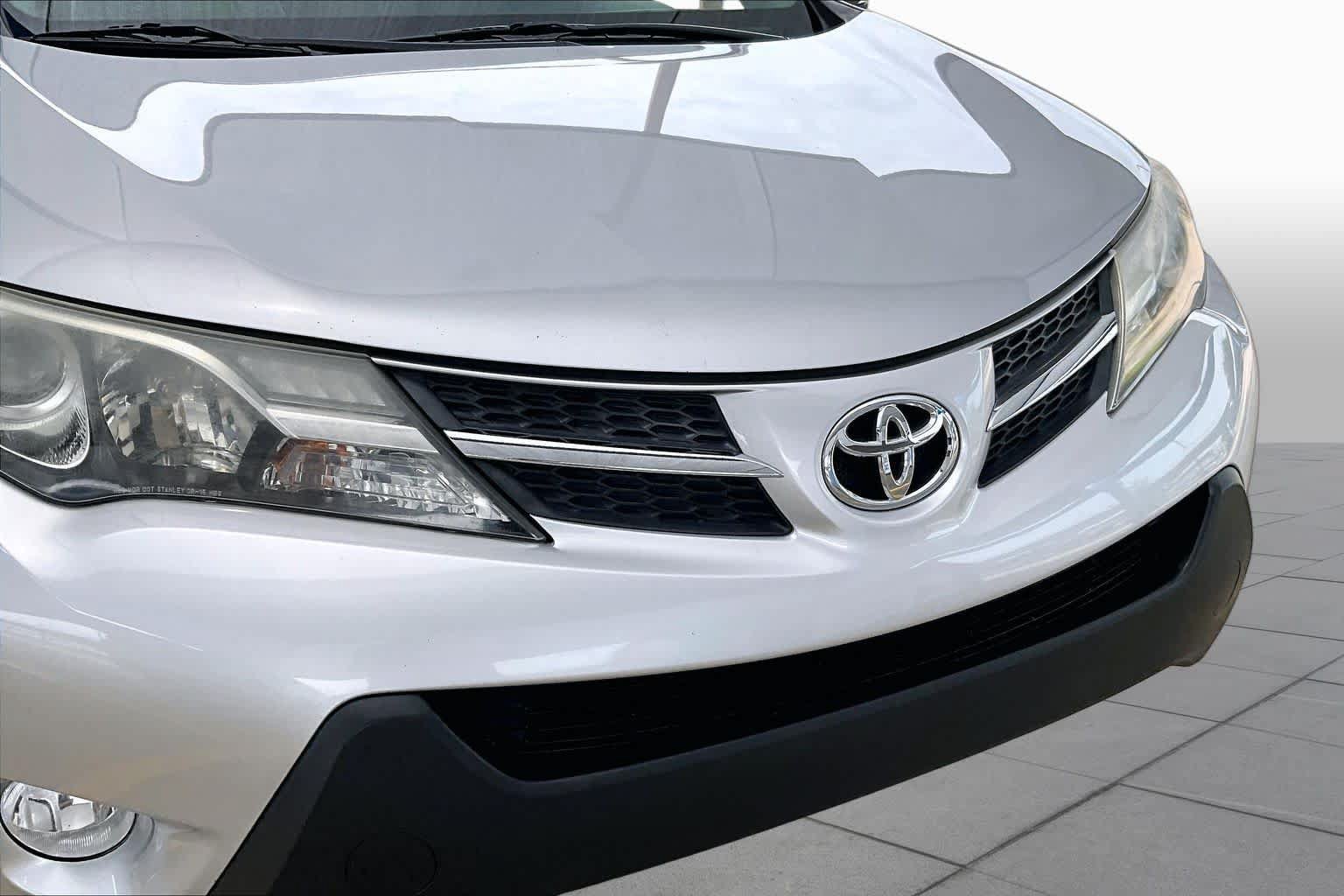 Used 2015 Toyota RAV4 Limited w/ Technology Package FWD image 30