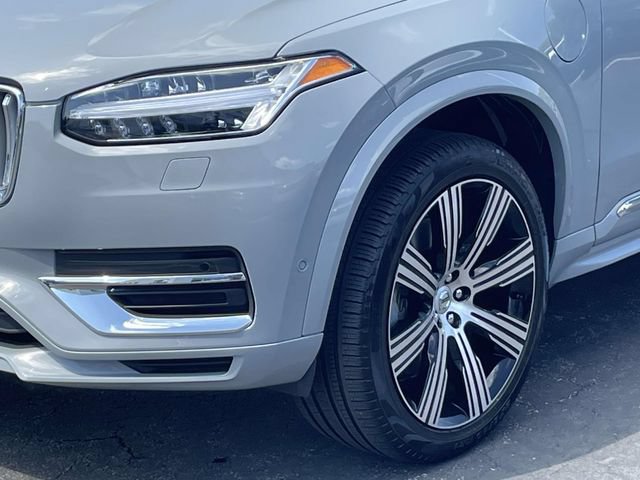 Used 2025 Volvo XC90 T8 Plus w/ Protection Package Premier AWD/4WD image 7