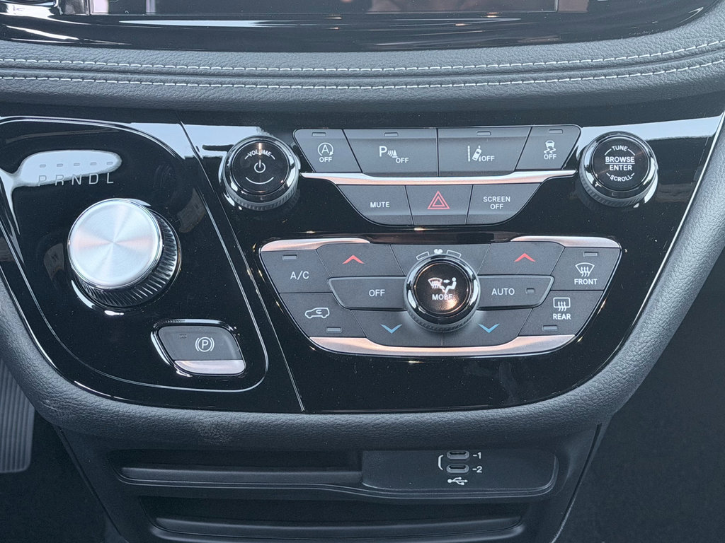 New 2026 Chrysler Pacifica Select image 18