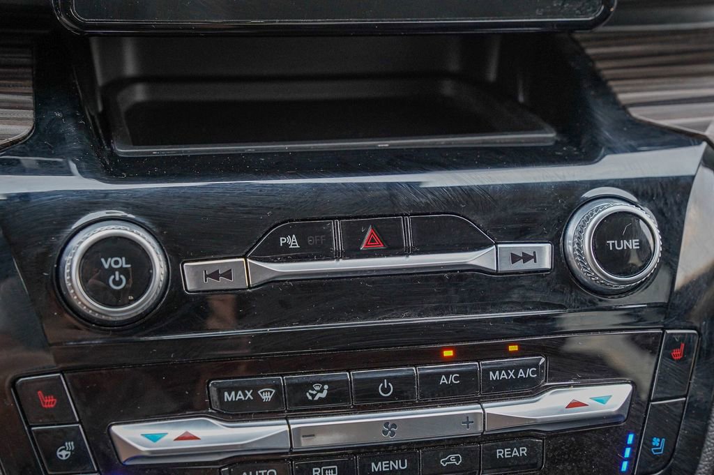 Used 2023 Ford Explorer Limited image 25