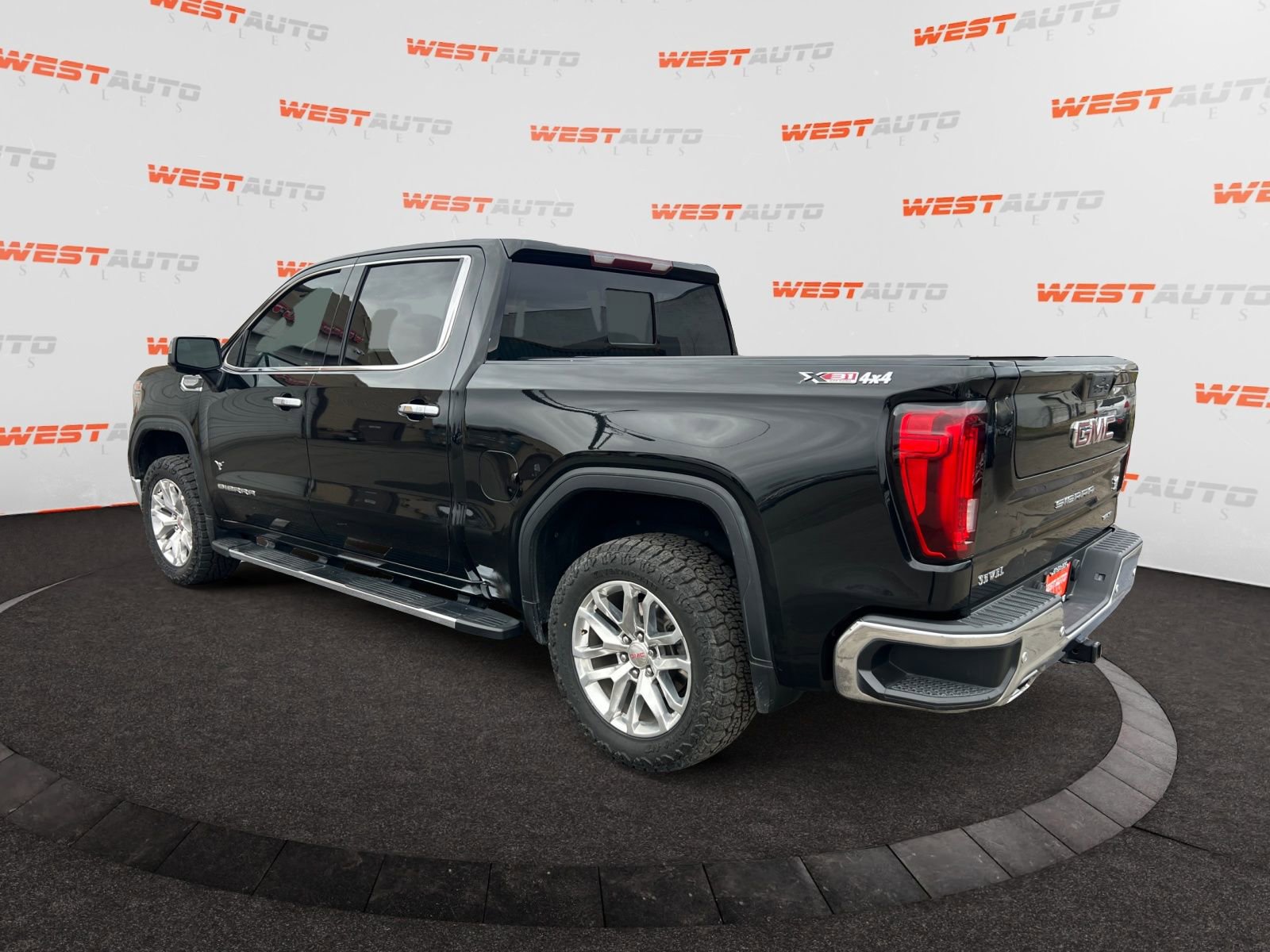 Used 2020 GMC Sierra 1500 SLT image 3