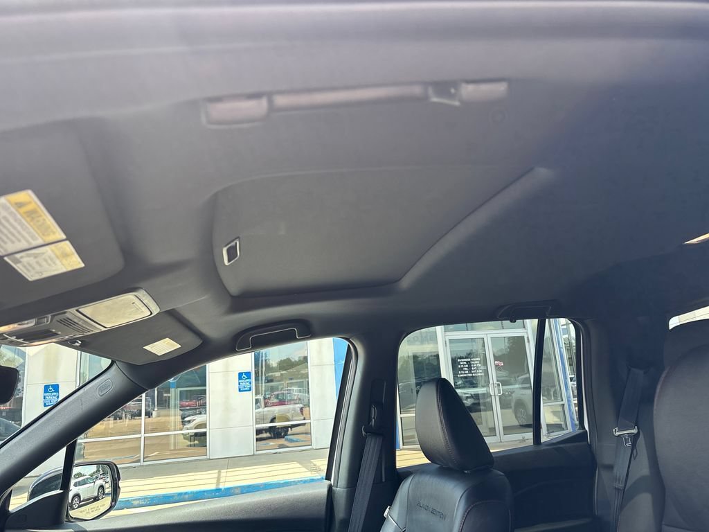 Certified 2025 Honda Ridgeline Black Edition image 23