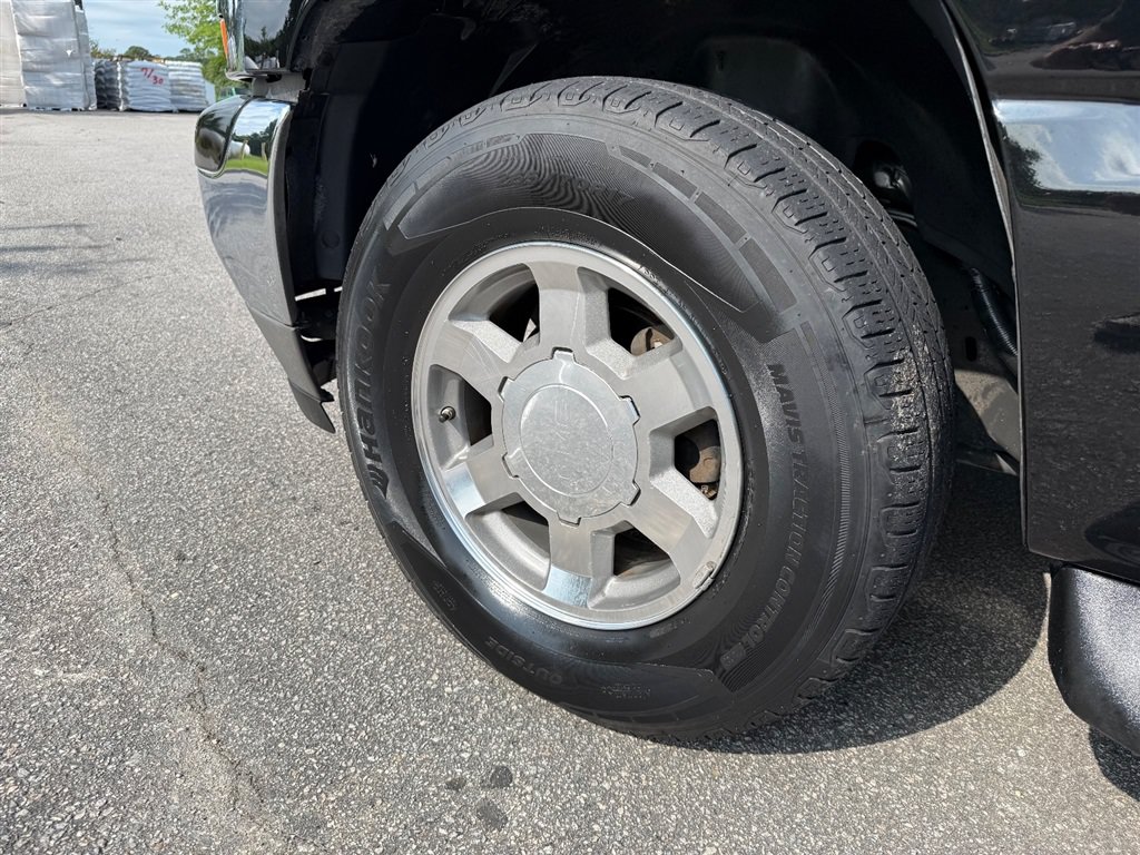 Used 2006 GMC Yukon SLT w/ SLT Preferred Equipment Group RWD image 8