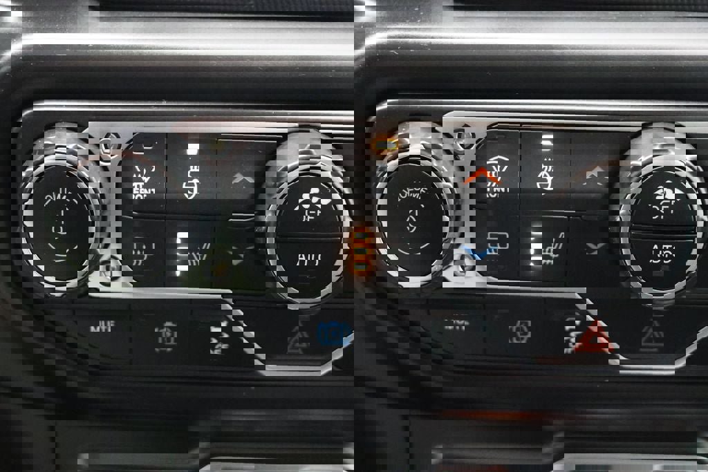 Used 2023 Jeep Wrangler Unlimited Sahara w/ Cold Weather Group image 23