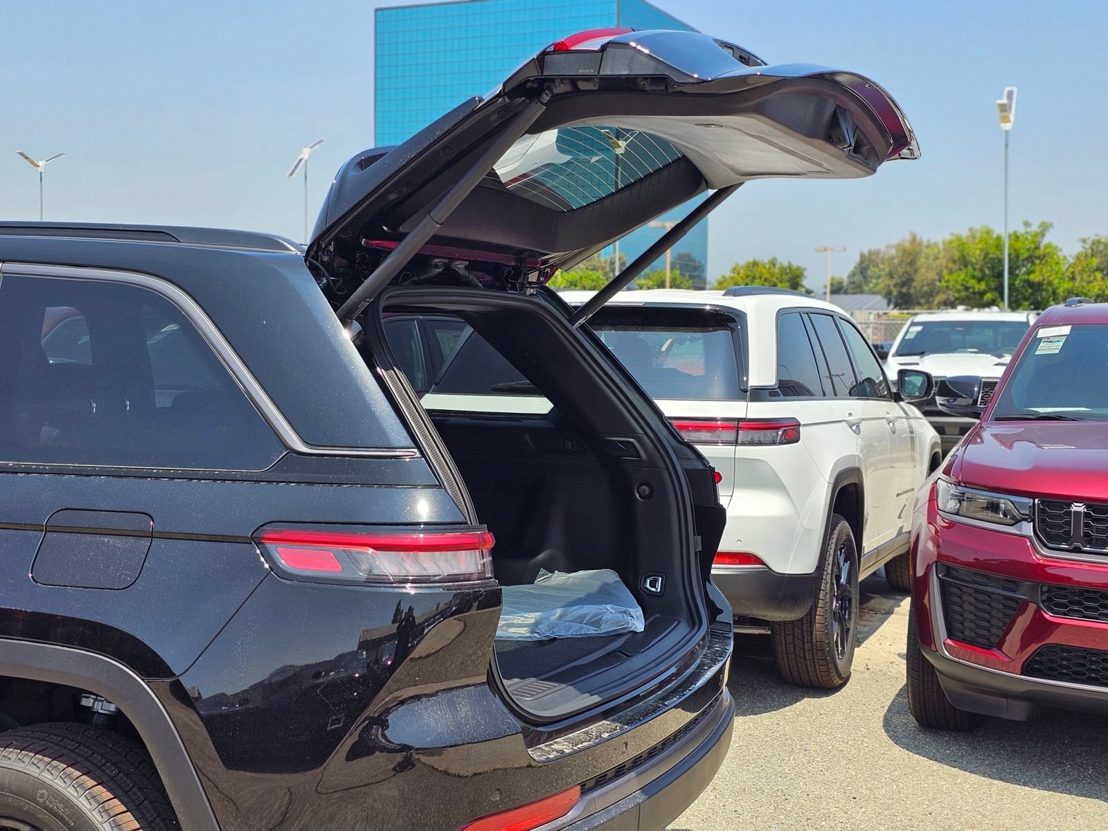 New 2026 Jeep Grand Cherokee Altitude RWD image 8