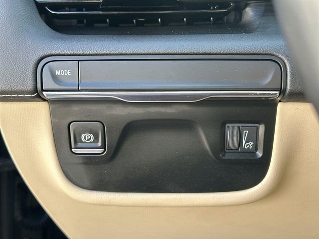 Used 2024 Cadillac Escalade Premium Luxury image 17